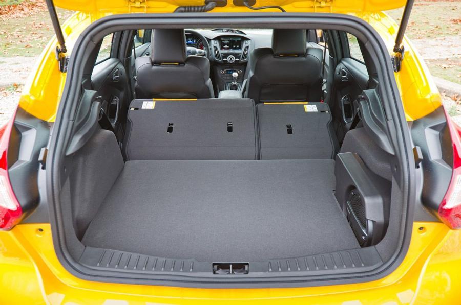  Ford Focus ST 2013 года  (фото 17 из 92)
